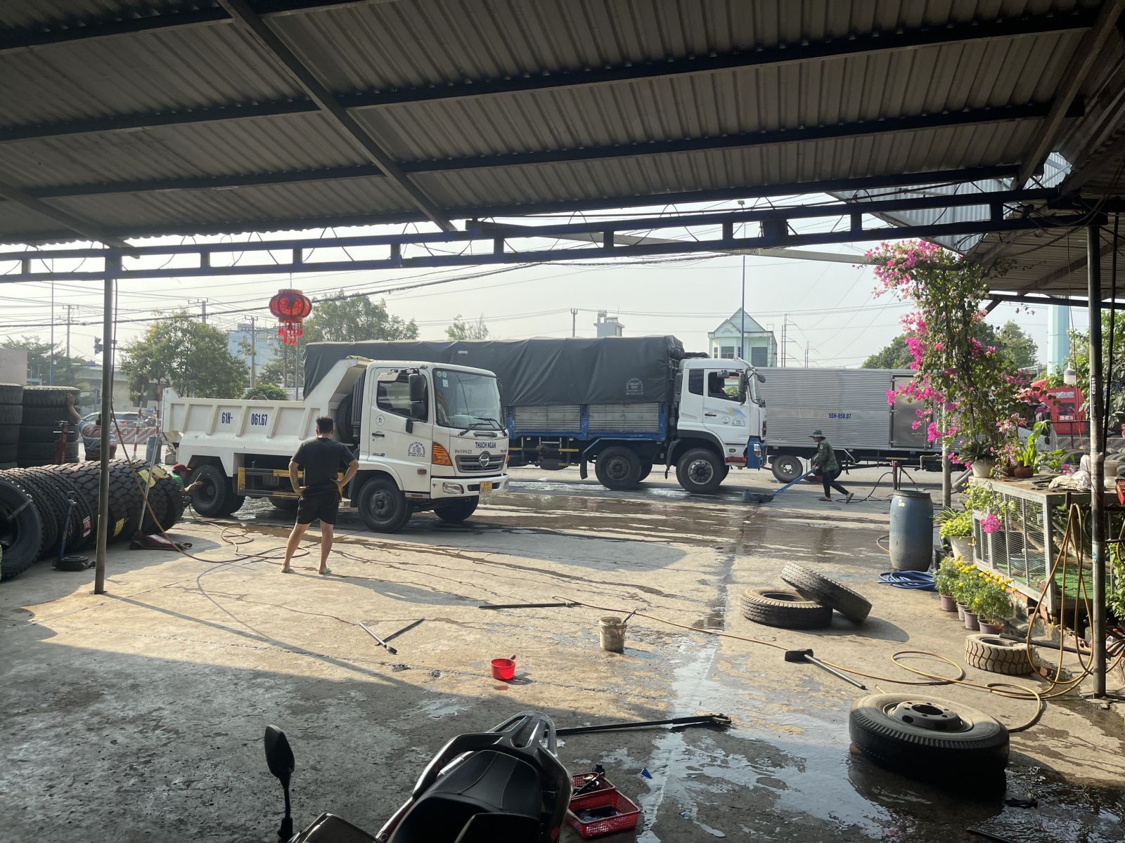 Thay lốp xe ô tô giá bao nhiêu tiền - năm 2024